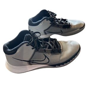 Men’s size 11 Nike Kyrie Flytrap